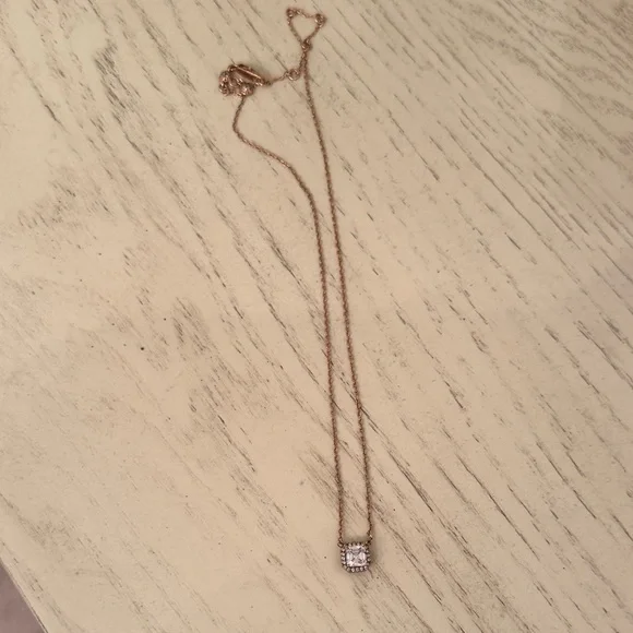 Henri Bendel rose gold pendant necklace - Picture 1 of 5